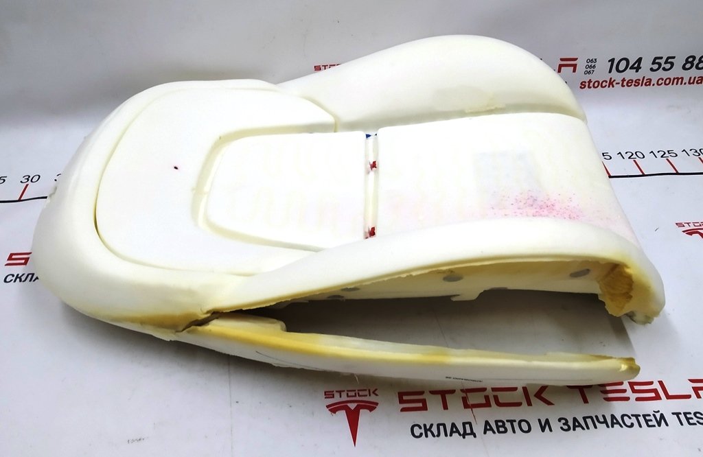 15 1ST row seatback foam pad assembly - right hand (with damage) Tesla Model 3, Model Y 1920018-00-A